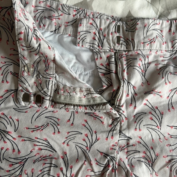 LOFT Riviera Floral-Print Chino Shorts - Picture 3 of 6